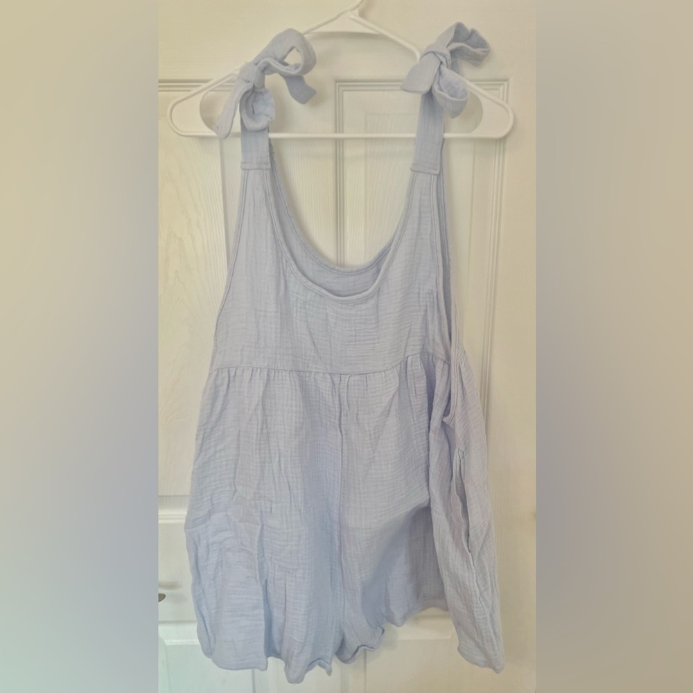 Women's Light Blue Sleeveless Top